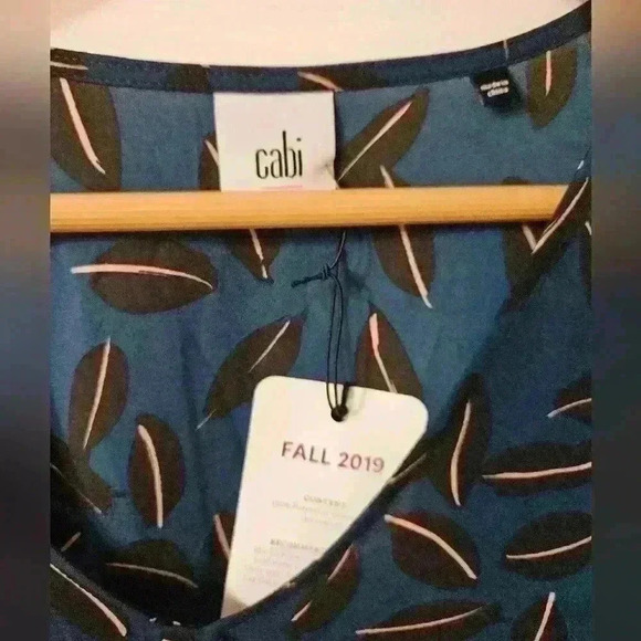 New Cabi Shadow Leaf Blouse - Picture 3 of 6